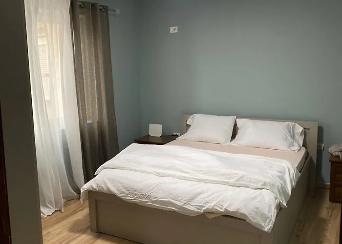 Itan's * Tirana