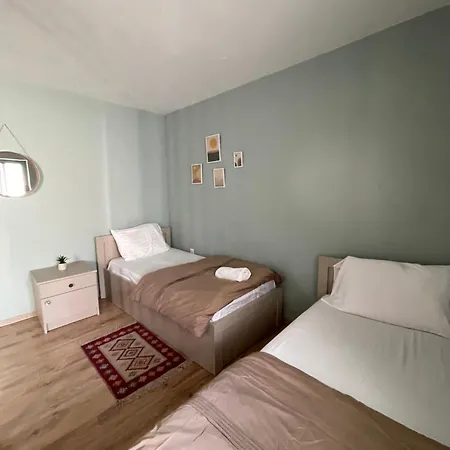 Itan's * تيرانا